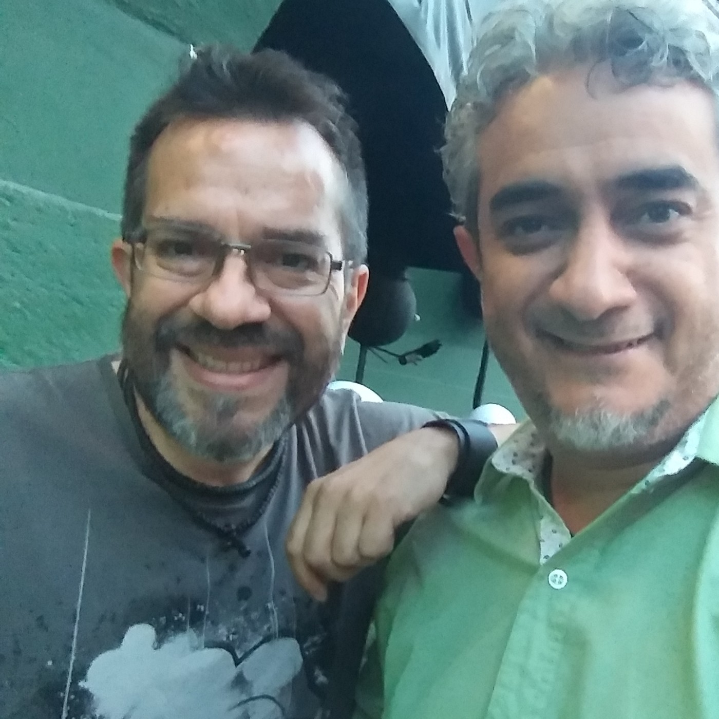 MÁS 25 HACIENDO RADIO - AUDIOLIBRO