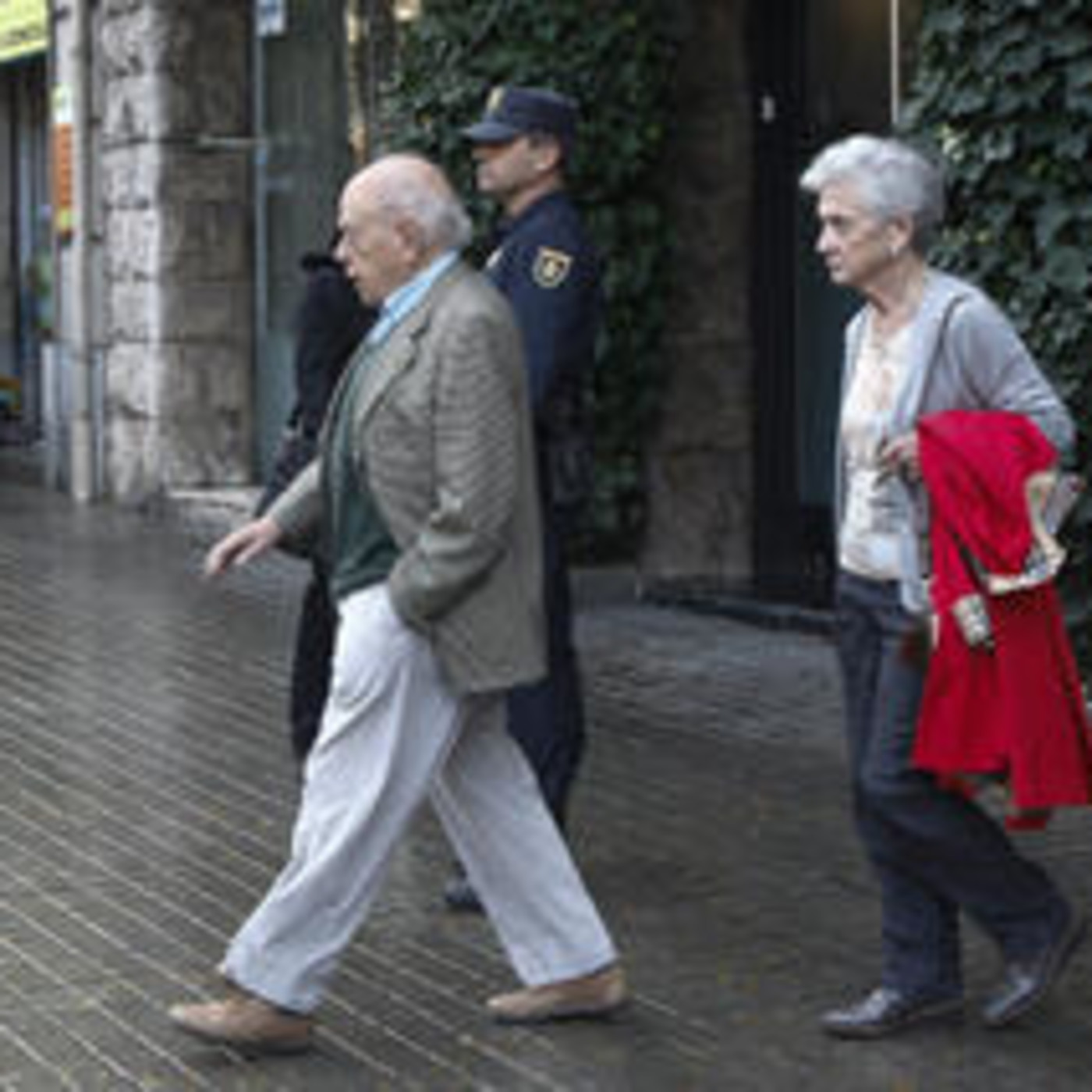 ESPAÑOLES POR LA HISTORIA