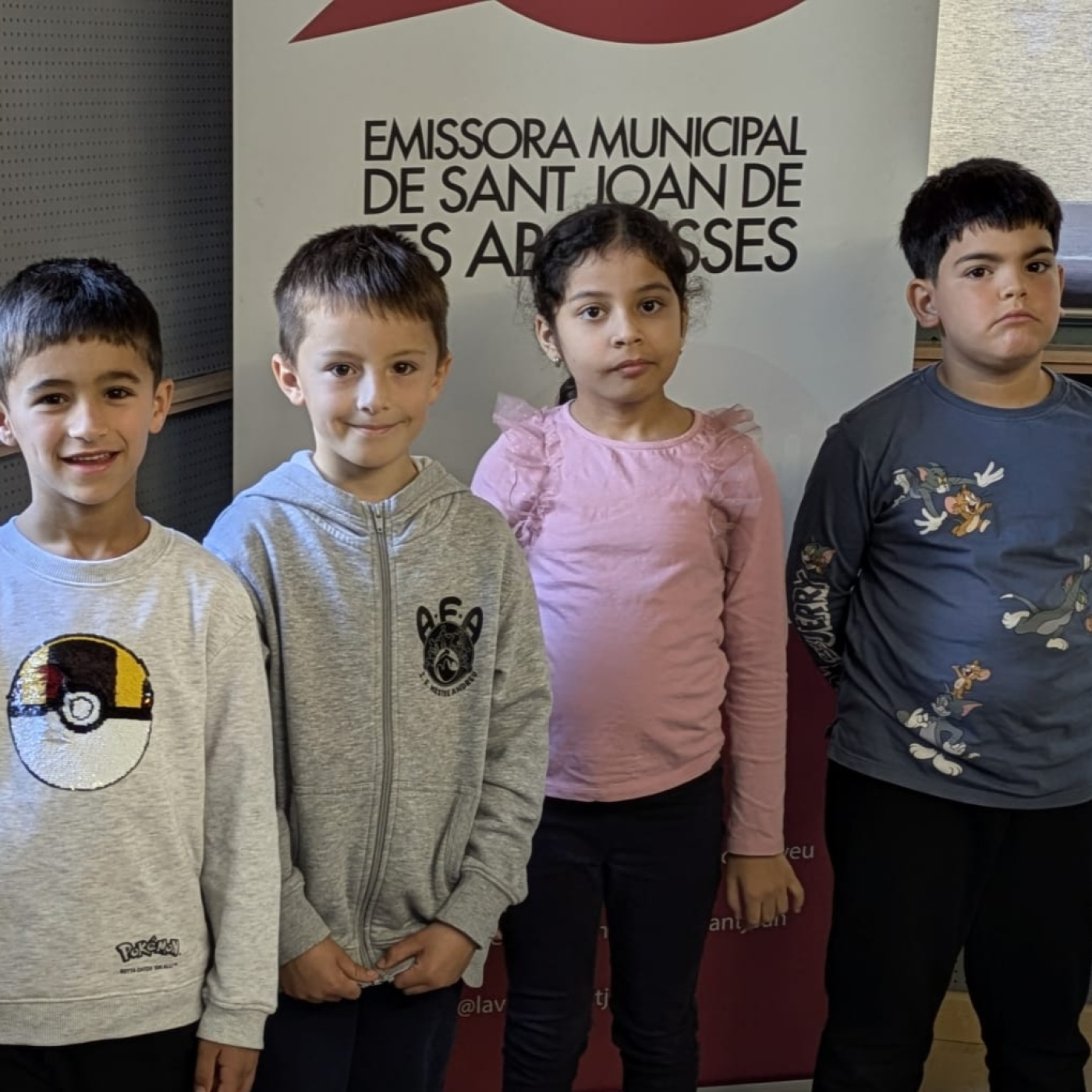 Perseguim rastres pel bosc amb l'alumnat de 2n de primària episode artwork