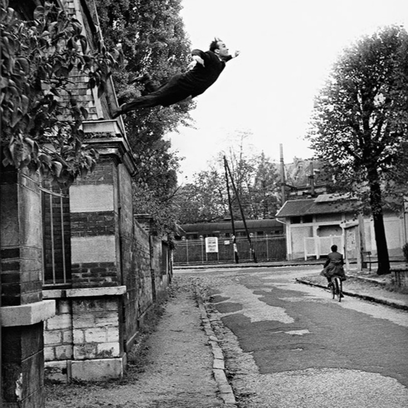 XI Edición Microrrelatos de la Parroquia - "Hay un hueco bajo el suelo" de Coquinarte