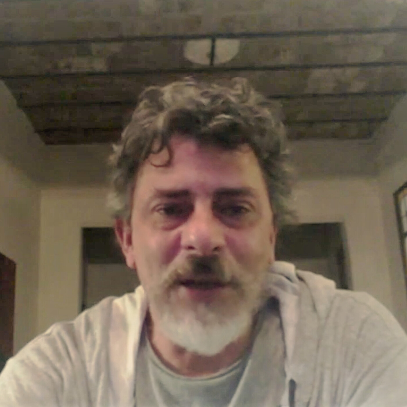 Entrevista con el dramaturgo Javier Daulte en "Voces y memorias"