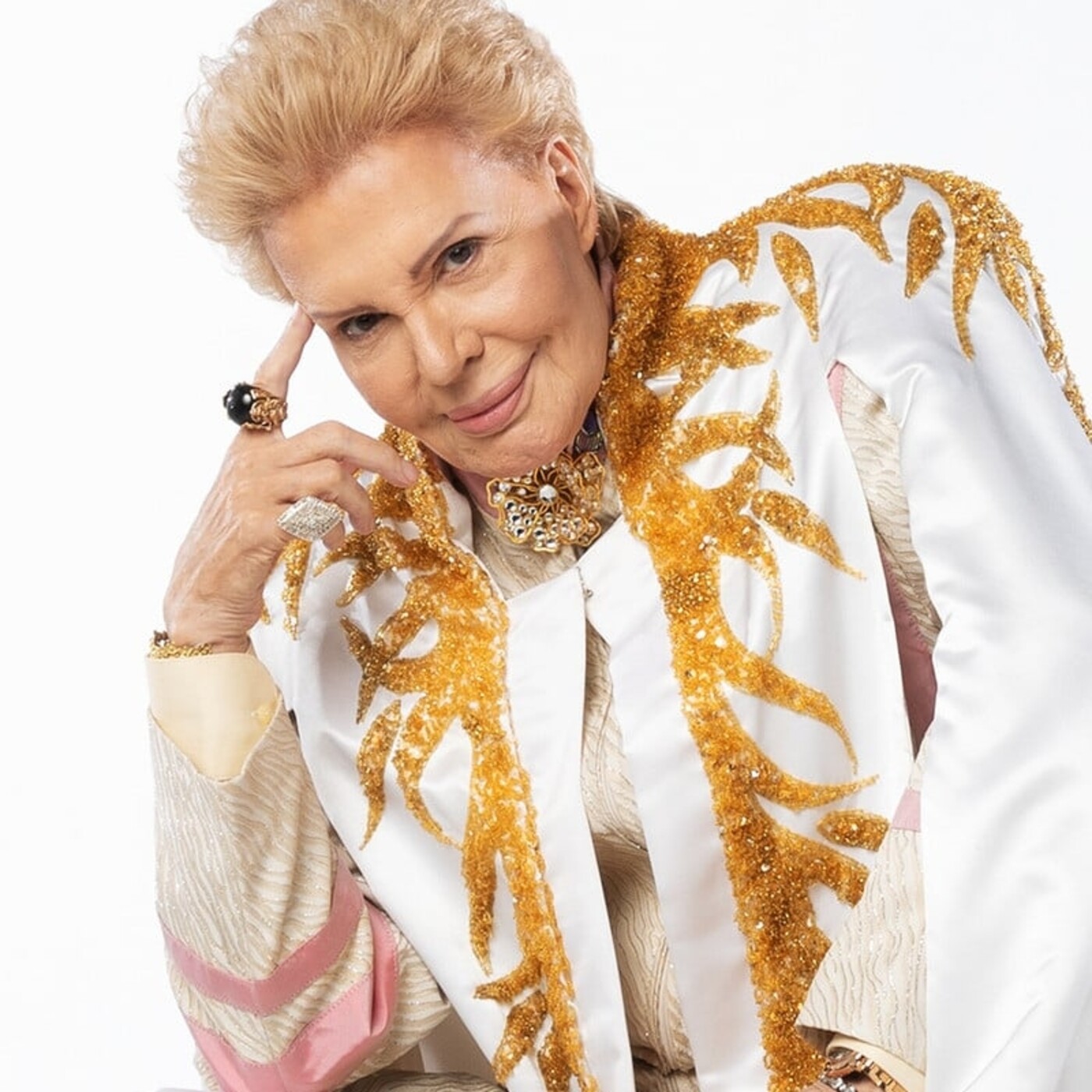 'Plata o Plomo': La leyenda de Walter Mercado episode artwork
