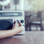 Día 23: La escuchas en la radio