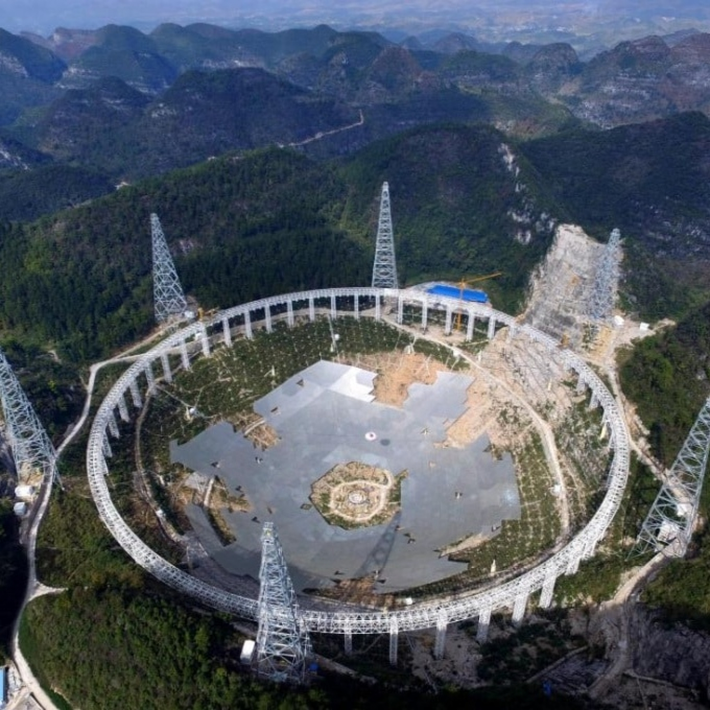 Fast, El Oído del Universo #documental #ciencia #tecnologia #podcast #audesc episode artwork