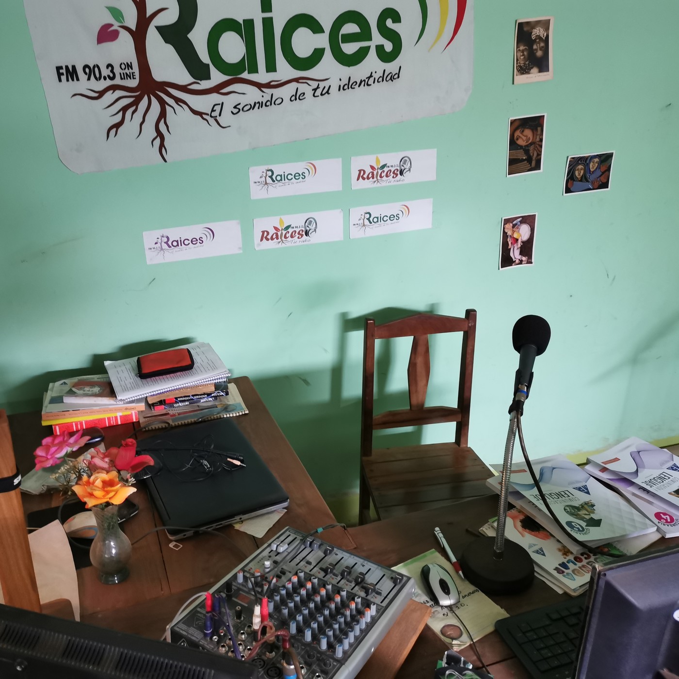COMUNICACIÓN EN CASA POR RADIO RAÍCES