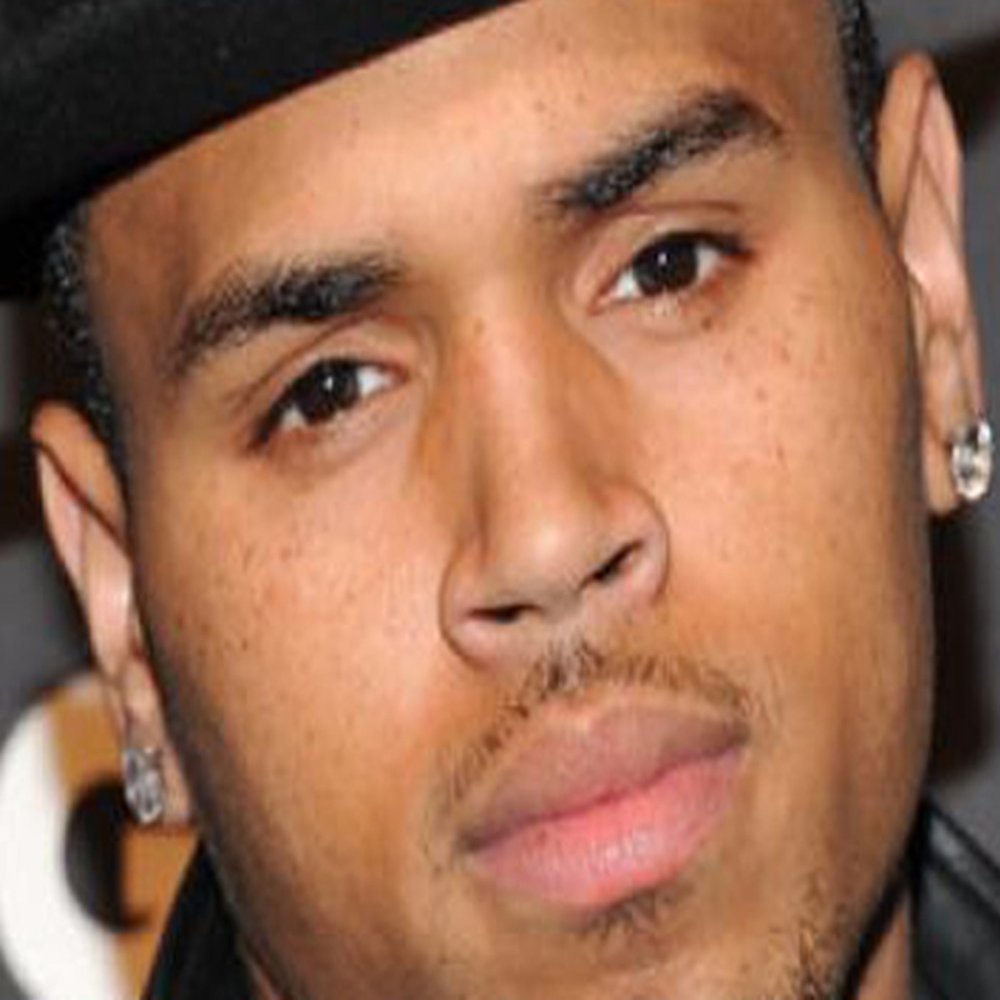 Cantante Chris Brown arrestado después de concierto episode artwork
