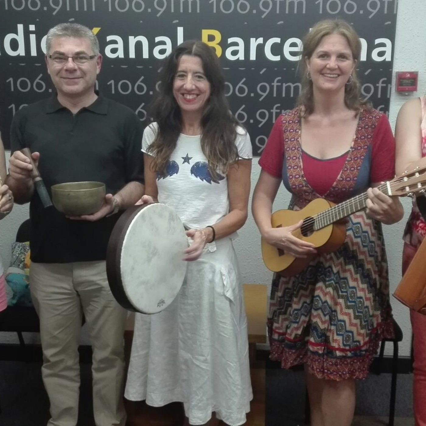 Siempre y Adelante 01-08-2016 Mireia Serra- Mar Martori episode artwork