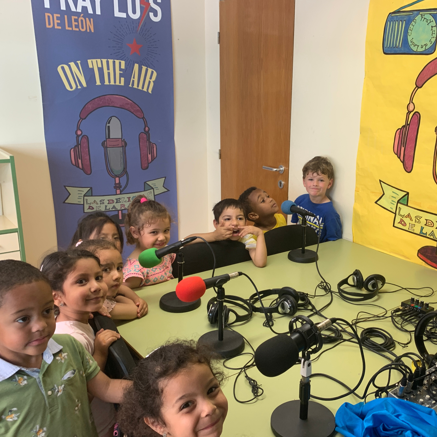 LAS DELICIAS DE LA RADIO