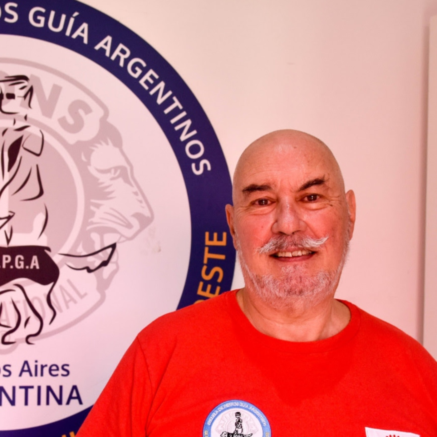 Carlos Botindari, director y fundador de la Escuela de Perros Guía Argentinos (EPGA) Conexion