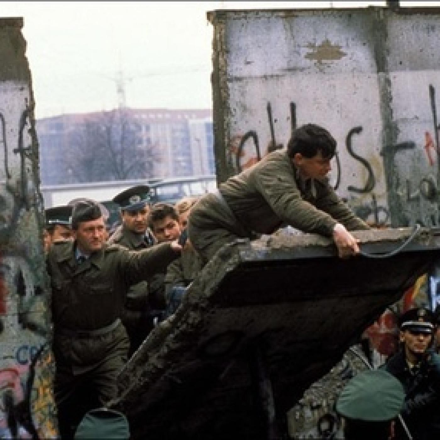 La Caida del Muro de Berlín 1989 Rebobinando episode artwork