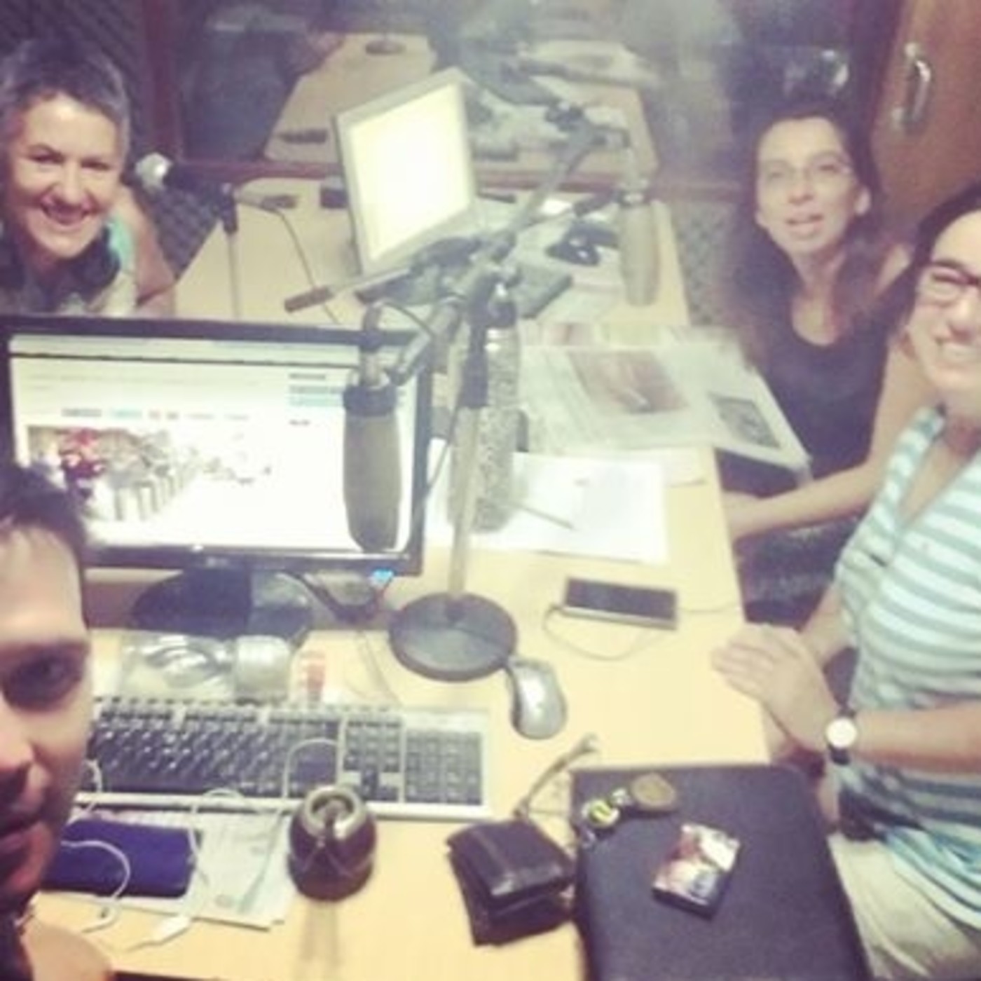 La mesa de café con Vanessa Lerner, Alejandra Elstein, Corina Asnal y Pablo Callejón