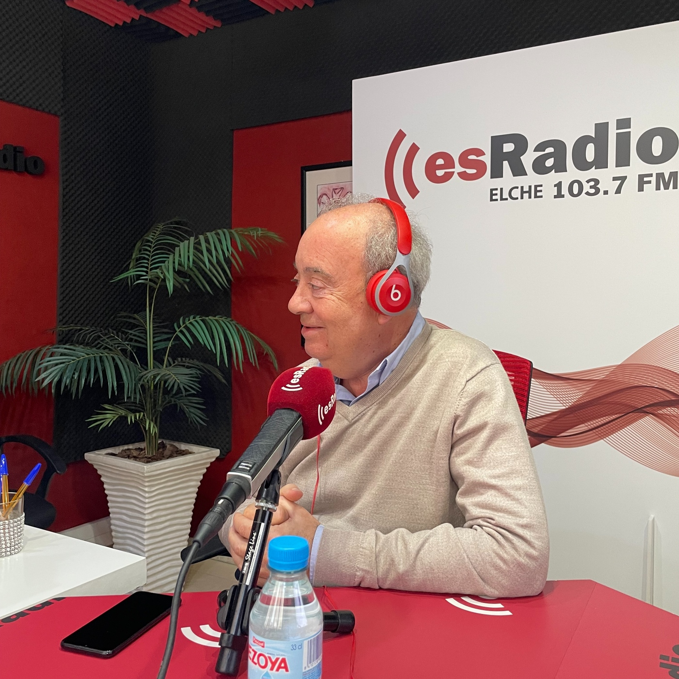''Con el centro de formación de Cruz Roja queremos devolver a la senda del empleo a los parados de larga duración''. episode artwork