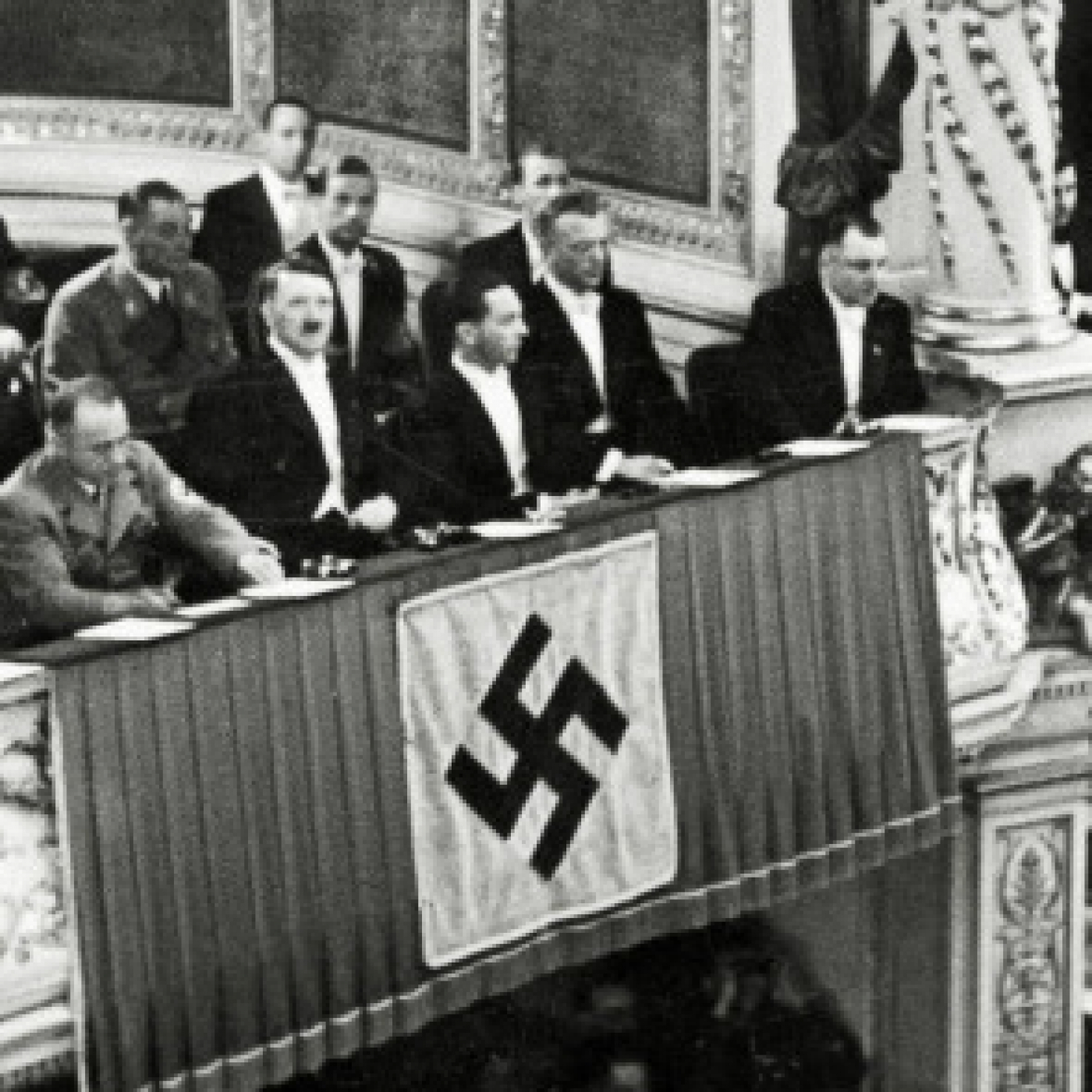 Hitler, Las cintas perdidas del Tercer Reich: El colapso