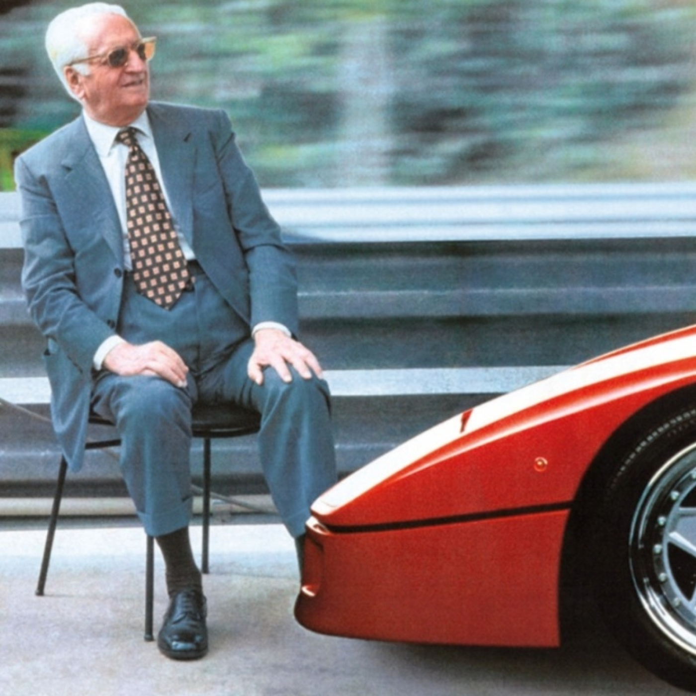 ¿Con quién no discutió ENZO FERRARI?