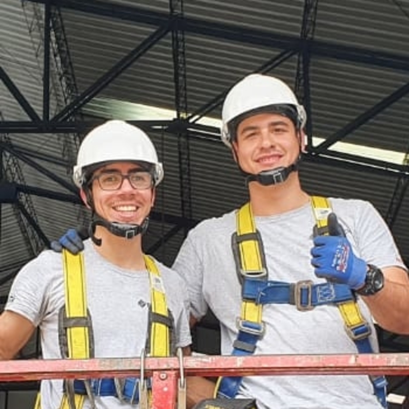 Exito con luis y algo mas