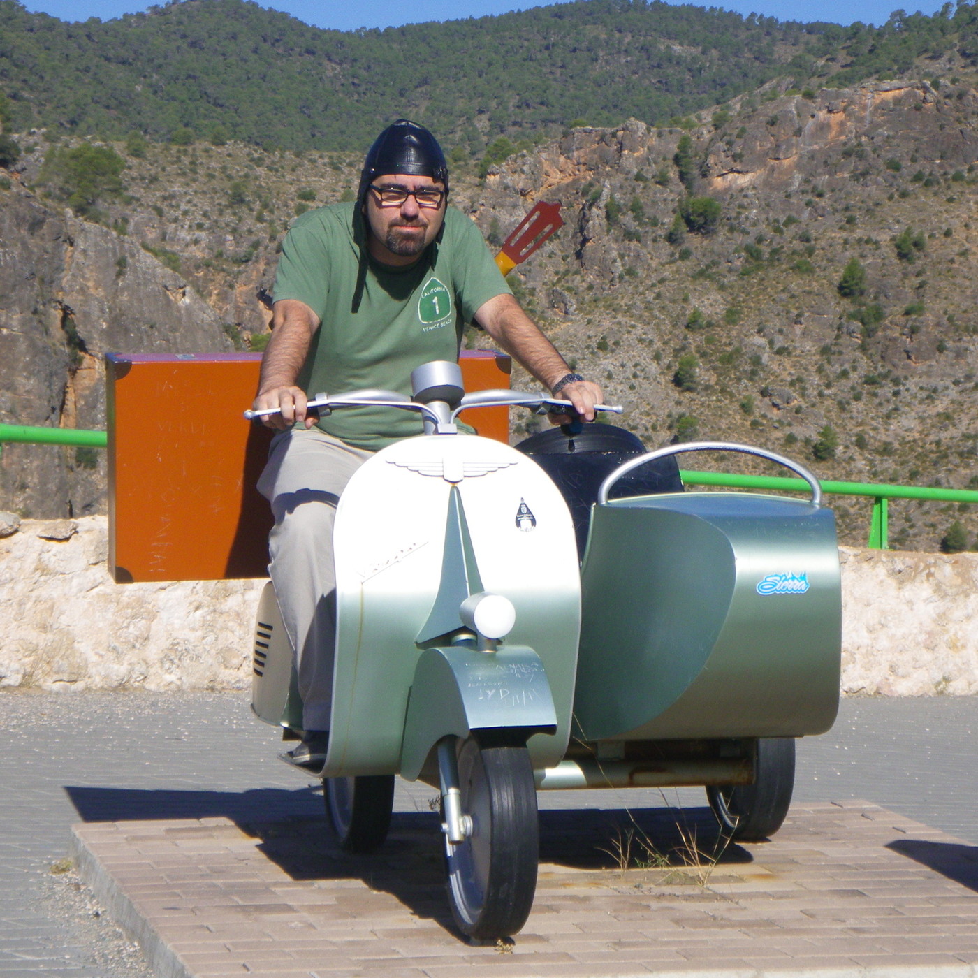 Libros y música para un paseo en Vespa