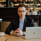 How Luis Built A Web Dev Agency From Scratch
