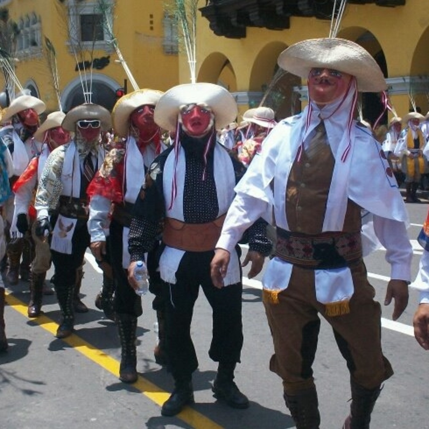 DANZAS PERUANAS
