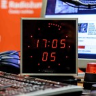 Dvacet minut Radiožurnálu - Není to proti Kon?vovi, ale proti Rusku. Socha m?že na Olšany, míní vnu?ka sov?...
