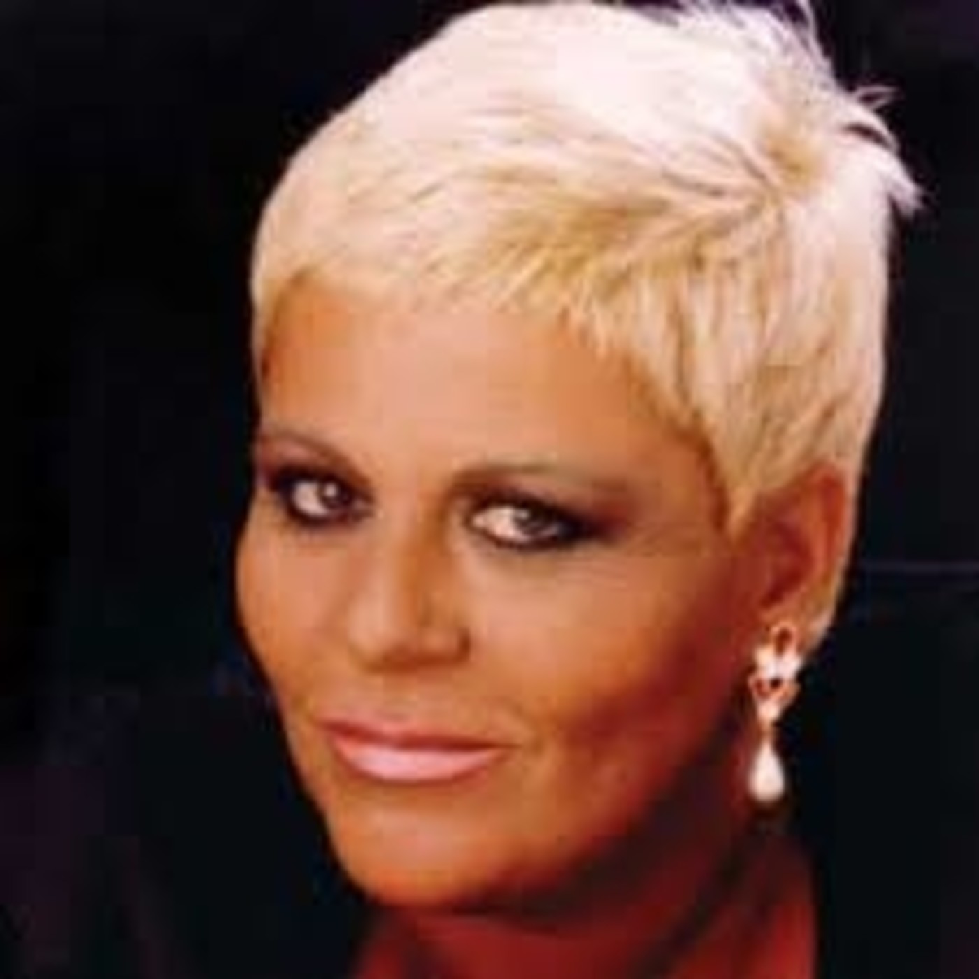 MARIA MARTHA SERRA LIMA EN NOCHE DE ROMANCE podcast artwork