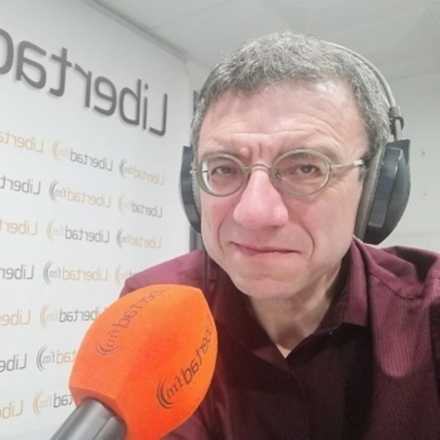 NO SOLO DE MÚSICA VIVE EL HOMBRE