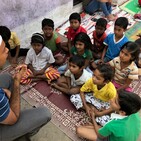 जॉनीने सफरचंदाच्या