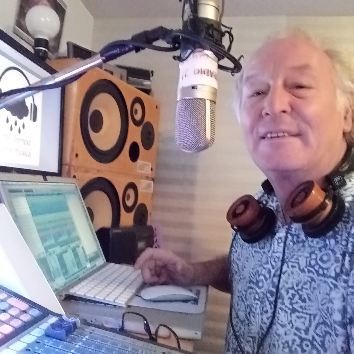 AL MAL TIEMPO BUENA MUSICA EN RADIO 21