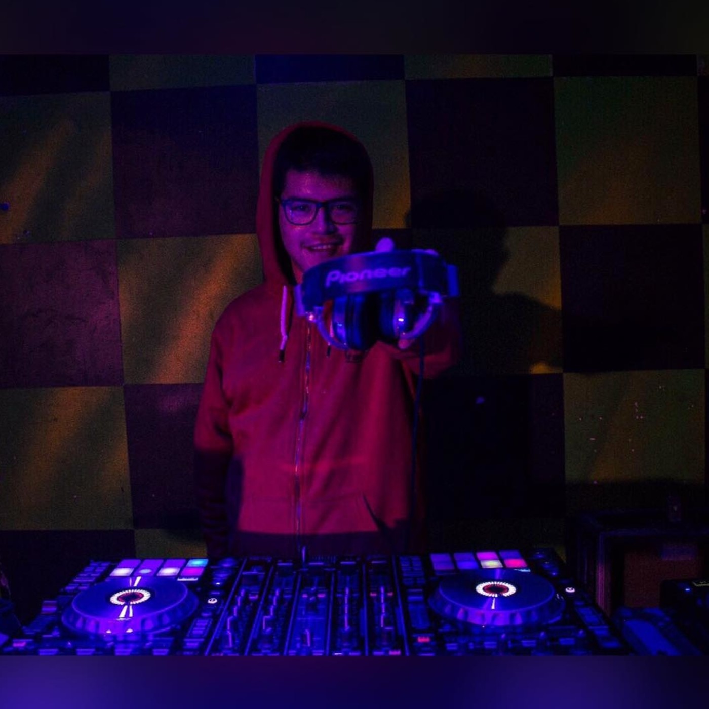 Dj Fernando Palleres