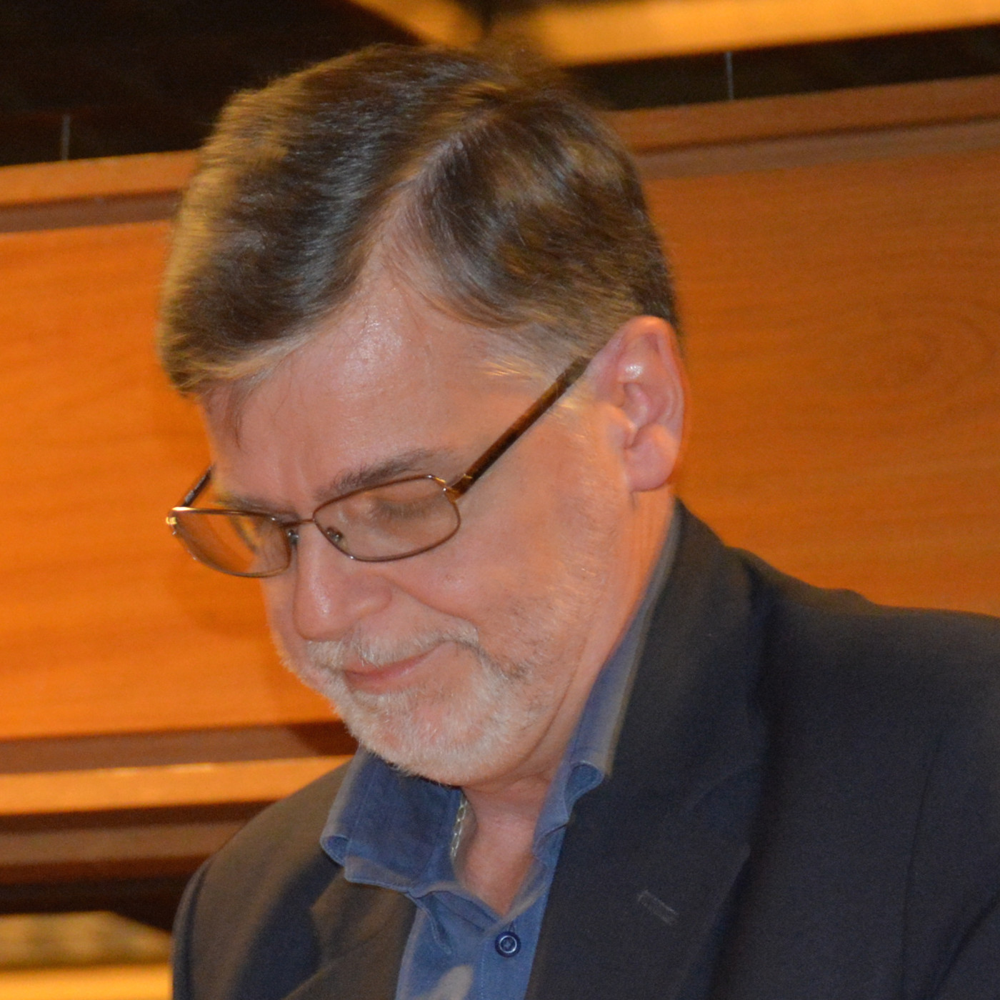 Análisis Internacional - Entrevistas a KinttoLucas